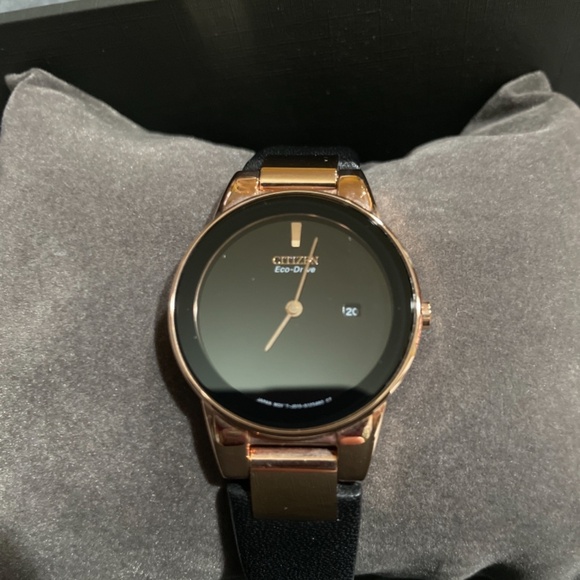 NWOT Citizen rose gold & black leather woman’s watch - Picture 2 of 9